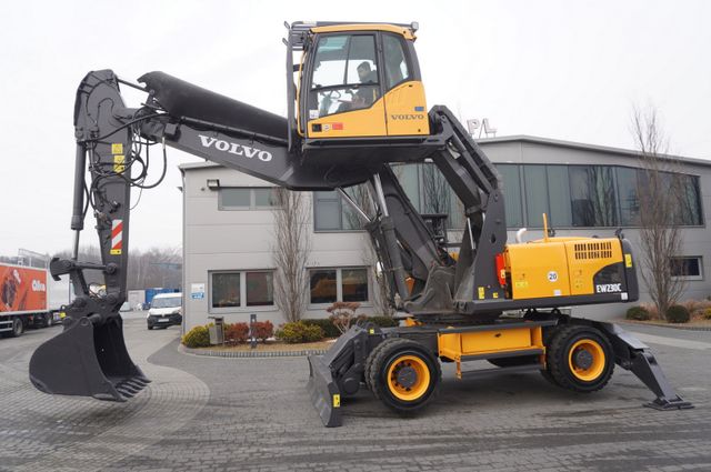 Volvo EW230C wheeled excavator / 25t / 6400 MTH!