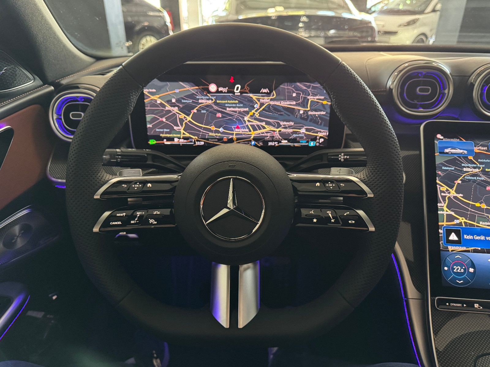Fahrzeugabbildung Mercedes-Benz C 180 AMG LINE PANO HUD GERMAN EDITION EUR1 MY26