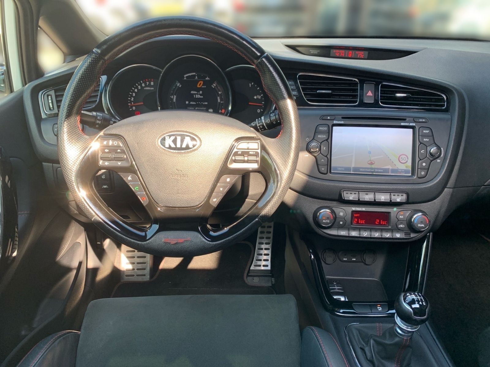 Fahrzeugabbildung Kia Ceed GT-Track 1.6 T-GDI Navi PanDach EXPORT