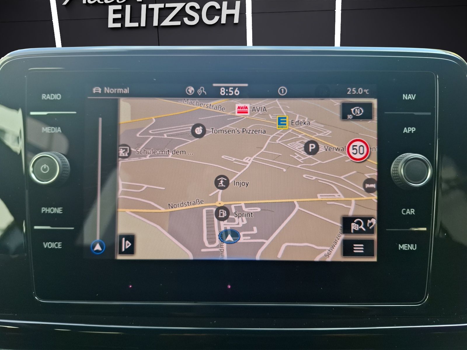 Fahrzeugabbildung Volkswagen T-Roc Style TDI DSG IQ.Light 4M AHK RFK ACC App