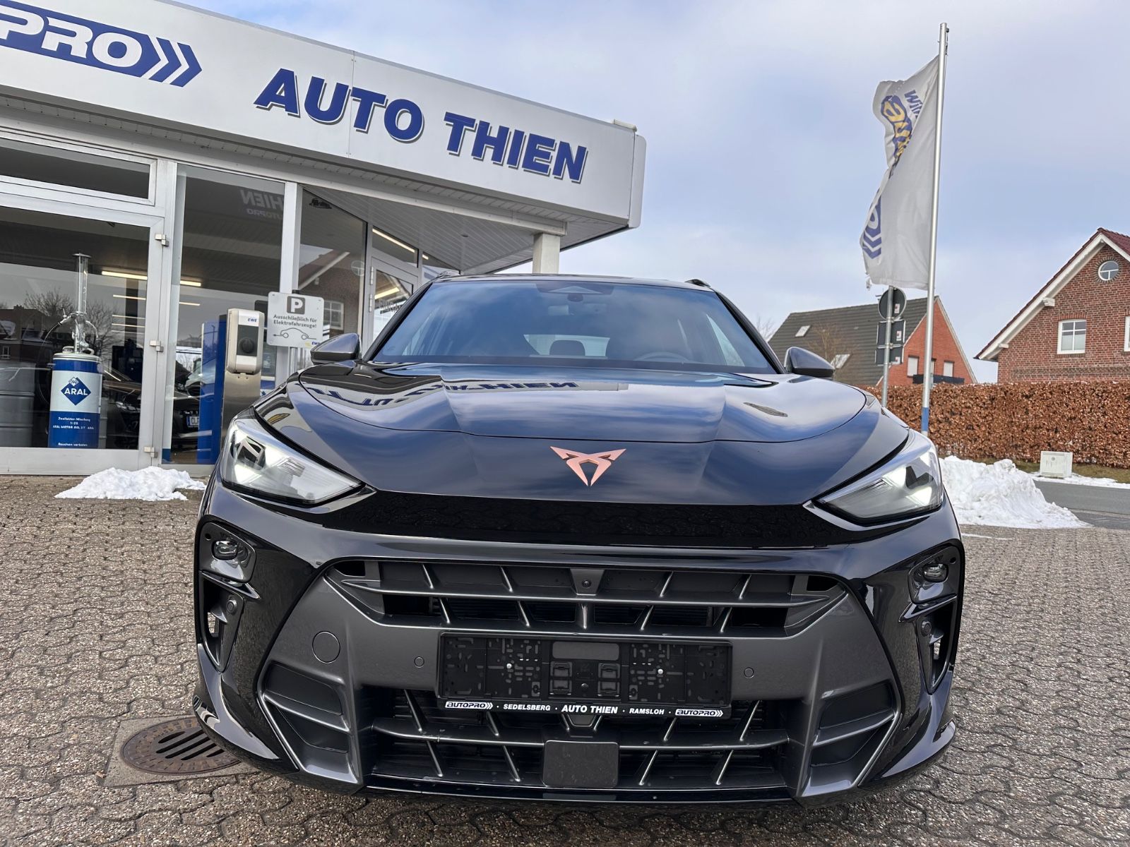 Fahrzeugabbildung CUPRA Terramar 2.0 TSI 4Drive VZ DSG Pano/ACC/AHK/NAVI