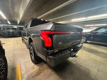 Ford F150 Lightning Lariat  gross Batterie im Vorlauf
