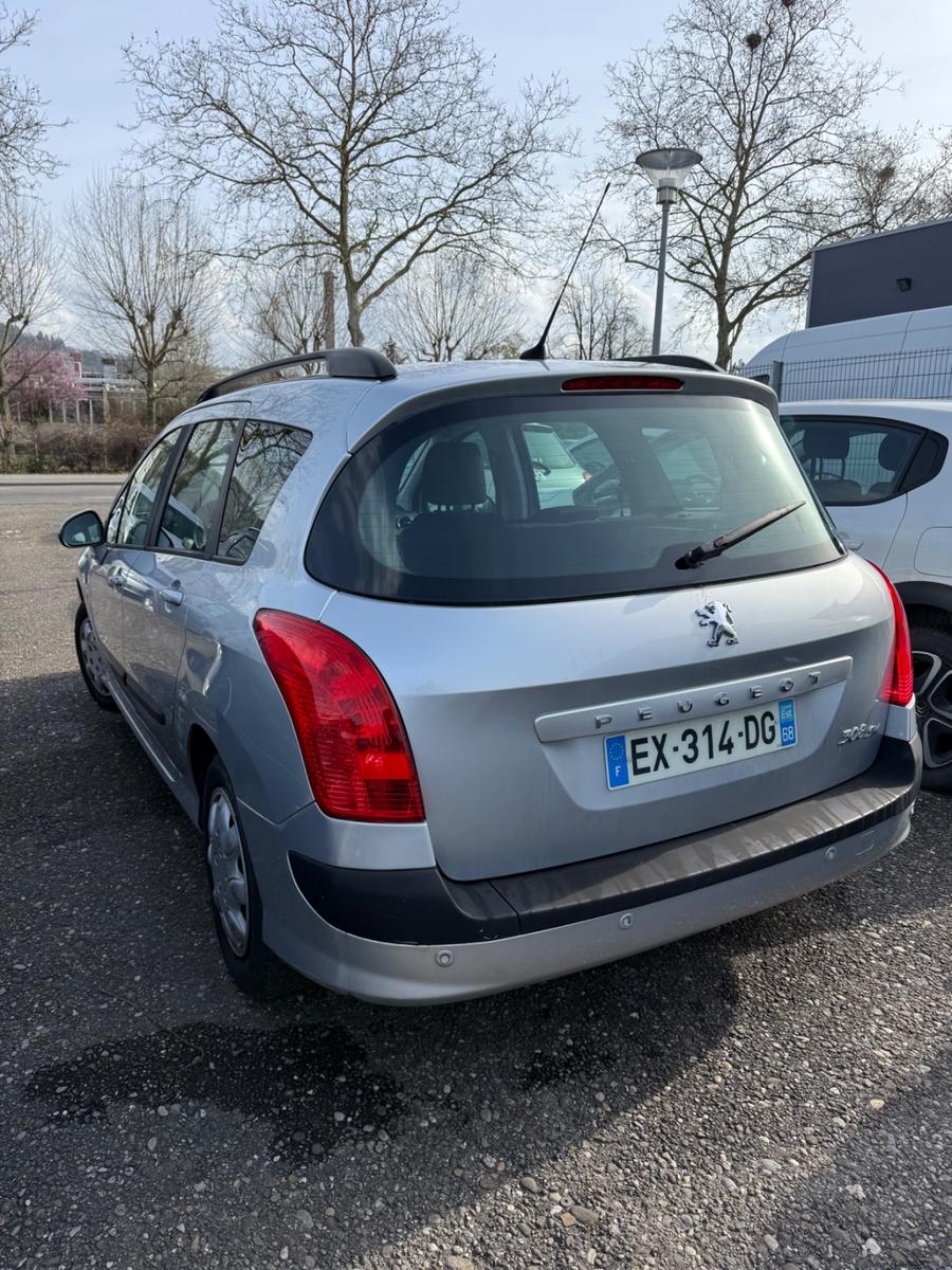 Peugeot 308 2012 — rear view