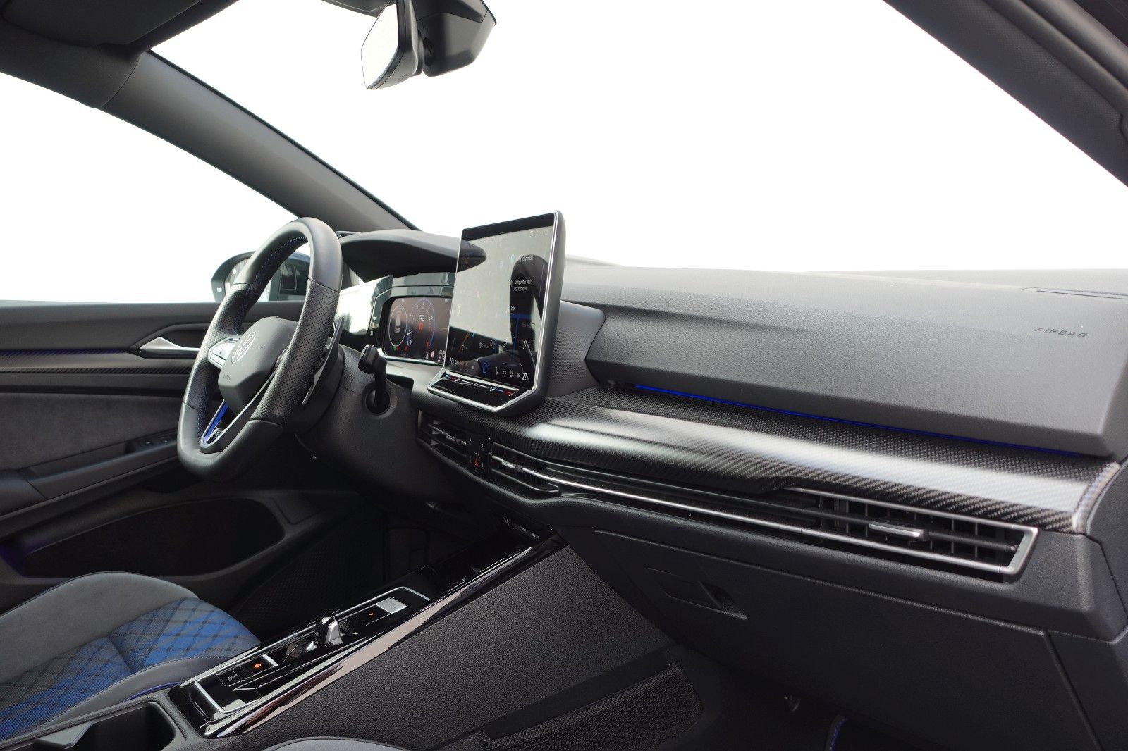 Fahrzeugabbildung Volkswagen Golf VIII R 2.0TSI 4Motion,Akrapovič,Pano,Matrix