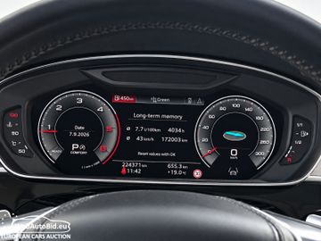 Audi A8 - 8