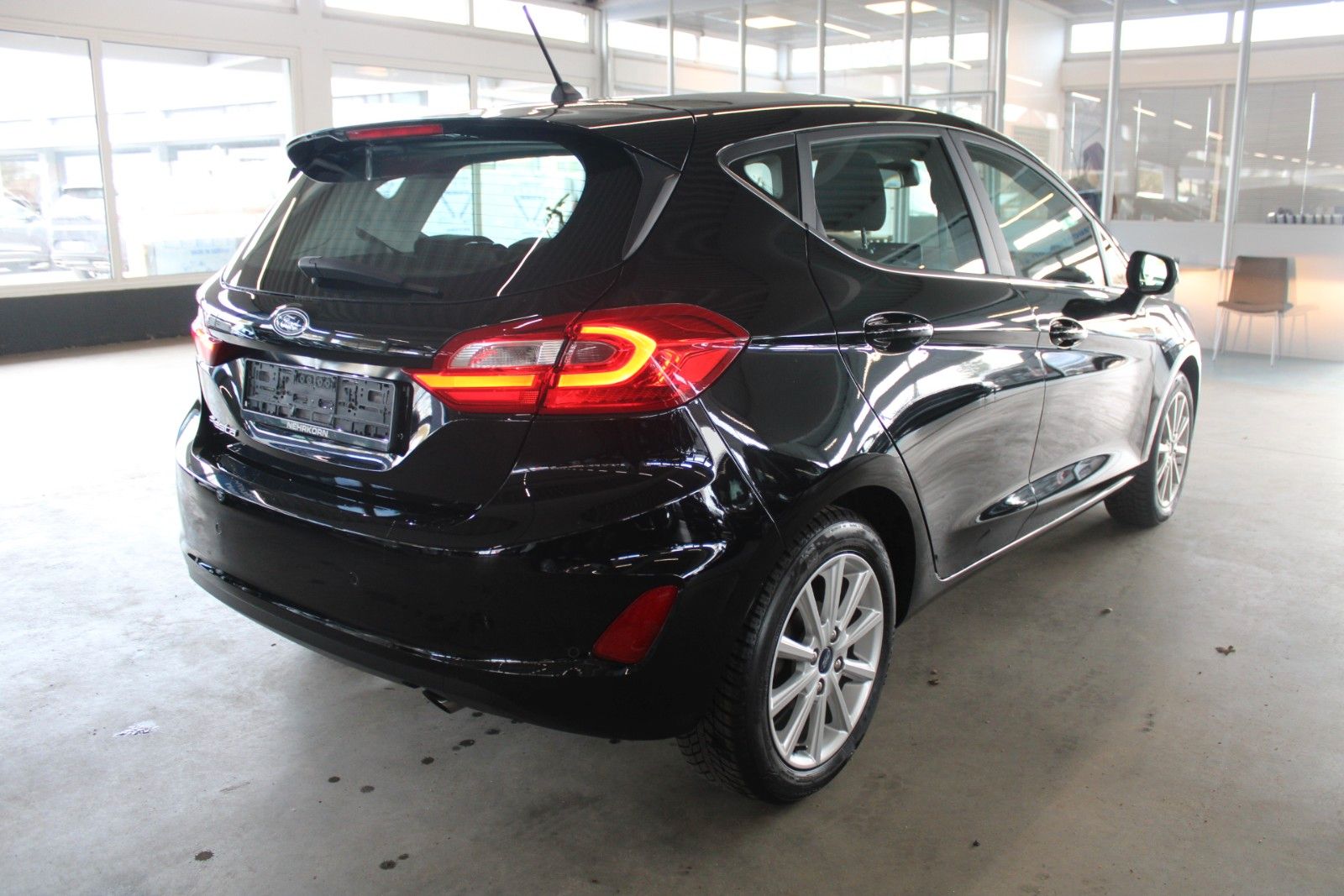 Fahrzeugabbildung Ford Fiesta Titanium 5-T KLIMA Allwetter PDC WinterP.