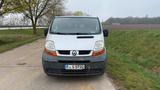 Renault Traffic 9 Sitzen - Renault Megane aus 2006 mit Diesel-Antrieb