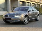 Volkswagen Phaeton 4,2 V8 4Motion Rentnerfahrzeug - Volkswagen Phaeton mit Benzin-Antrieb: Limousine, 4.2