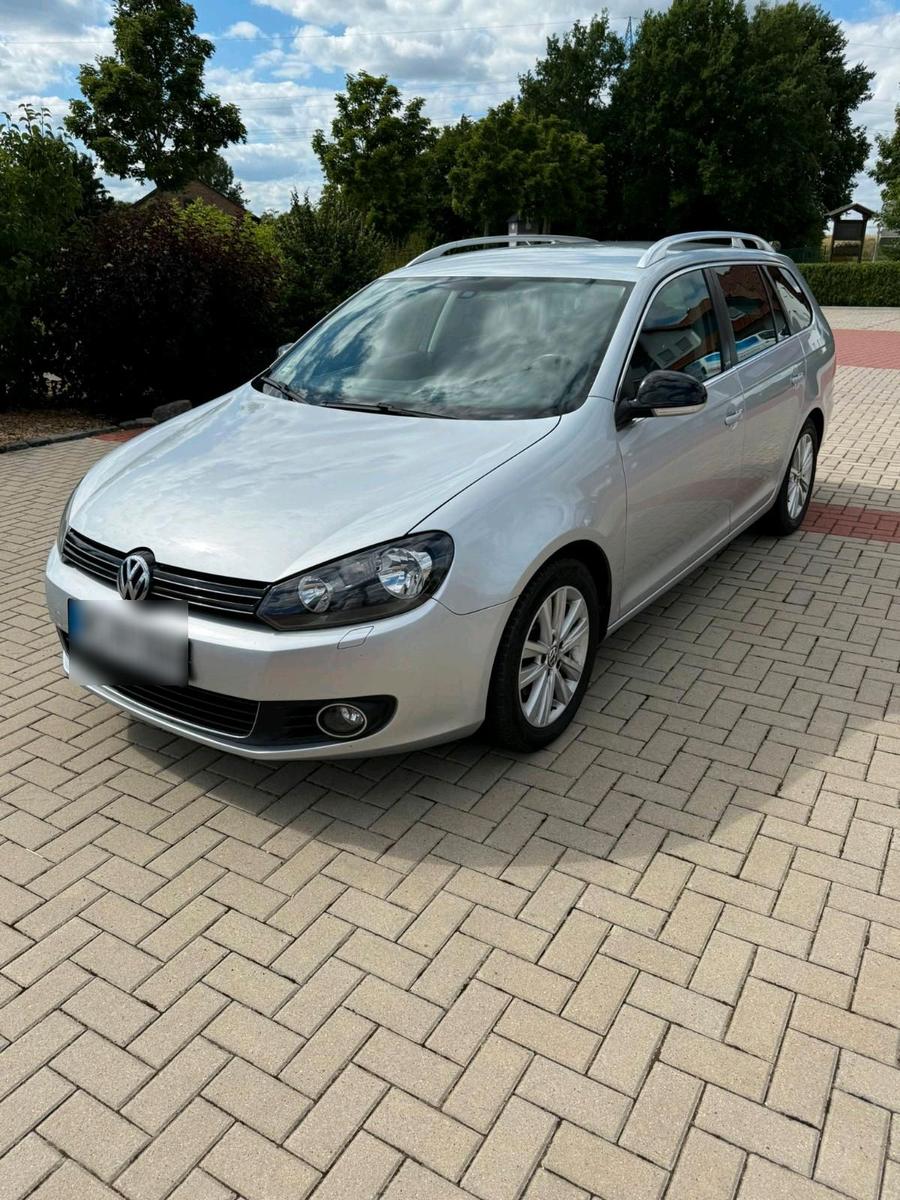 Volkswagen Golf 2012 — engine 105 HP (77kW)