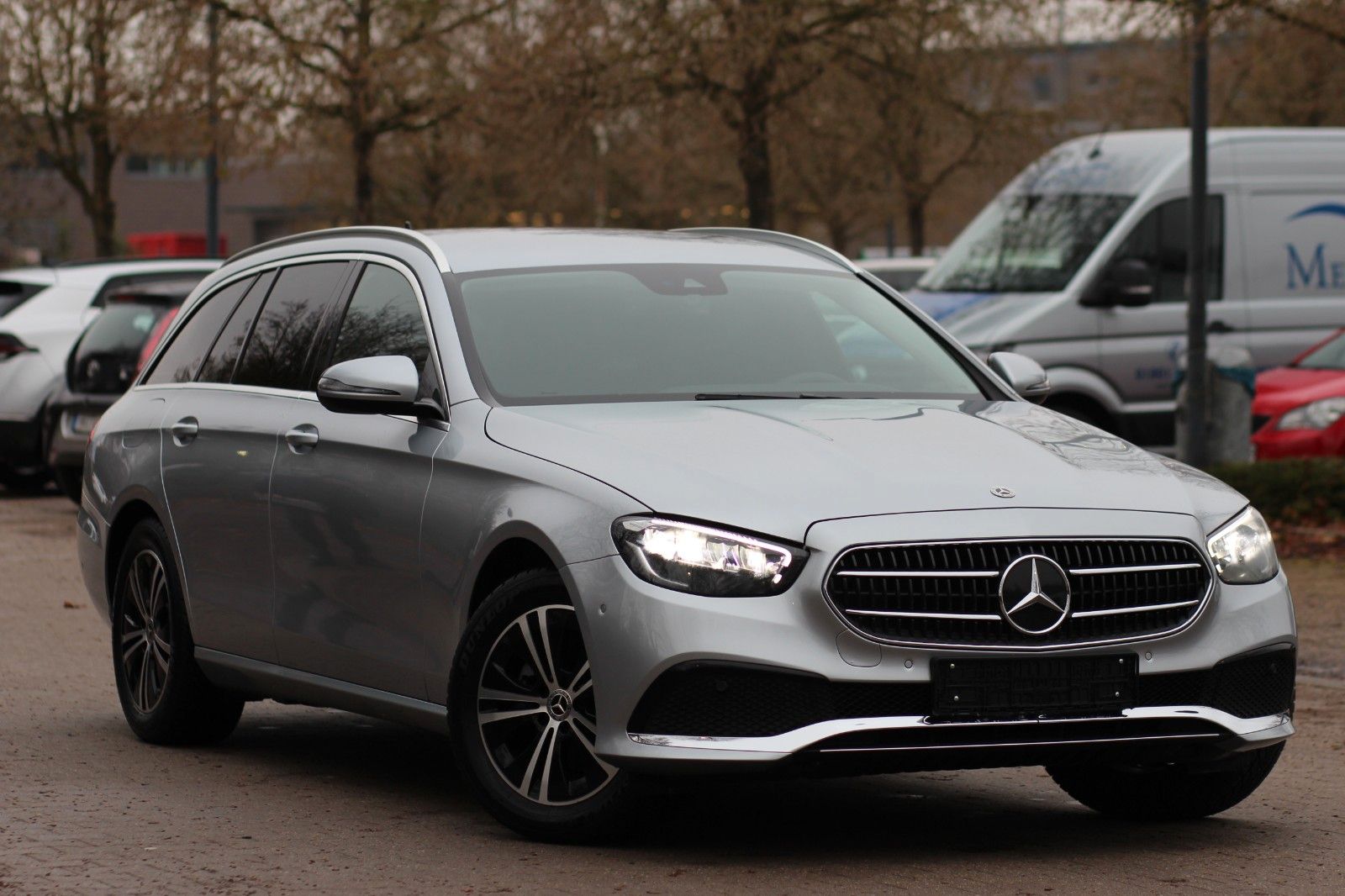 MERCEDES-BENZ E 220 *LED*PDC*KAMERA*NAVI*SITZH.*24.tkm!*