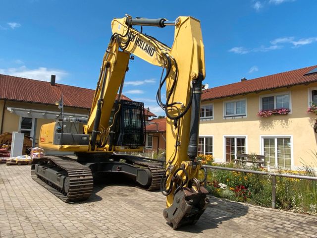 New Holland E305C