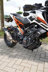 KTM Duke 125 - KTM 125
