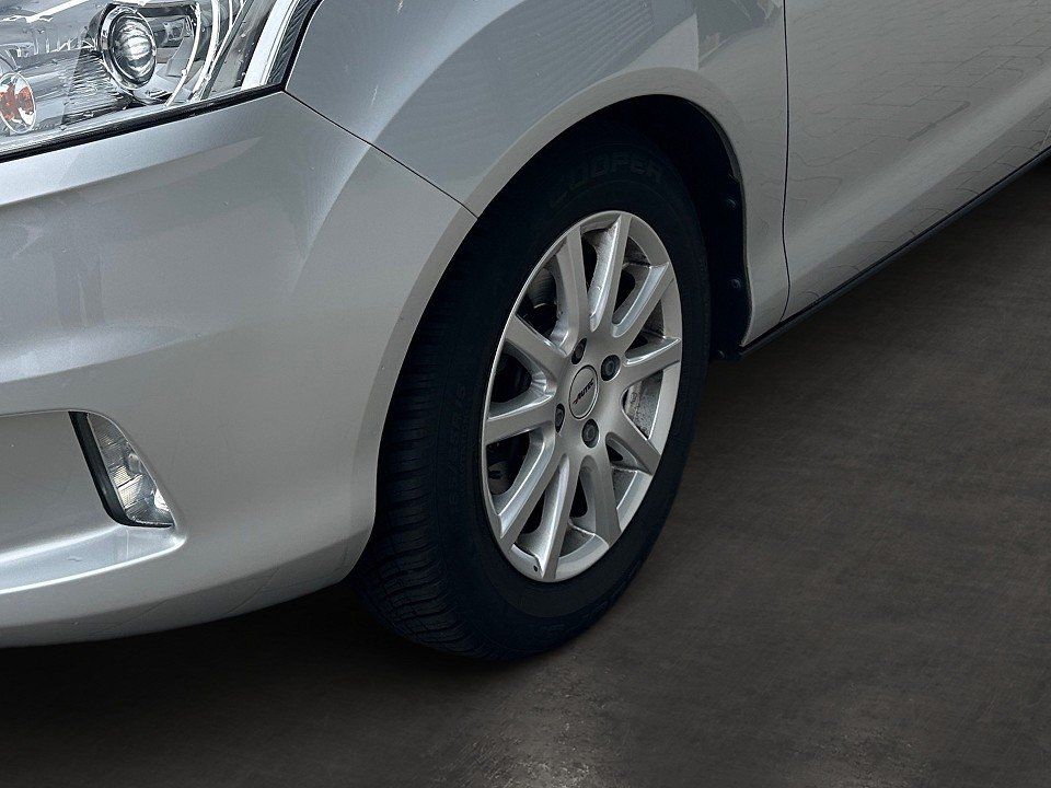 Fahrzeugabbildung Ford B-MAX 1.0i 125PS EcoBoost Titanium