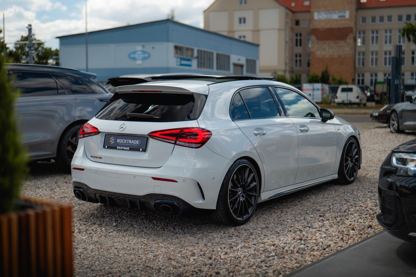 Fahrzeugabbildung Mercedes-Benz A 35 AMG 4Matic Night-Paket *Pano*LED*ACC*DAB*