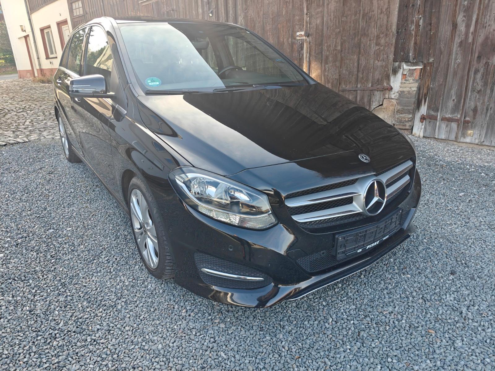 Mercedes-Benz B 180 * Navi*