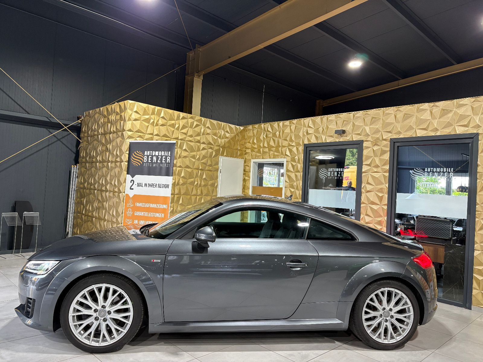 Fahrzeugabbildung Audi TT Coupe 2.0 TFSI/NAVI/PDC/SHZ/TEMPOMAT/8-FACH