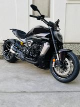 Ducati XDiavel V4 - Black Lava - jetzt bestellen - CHOPPER LA