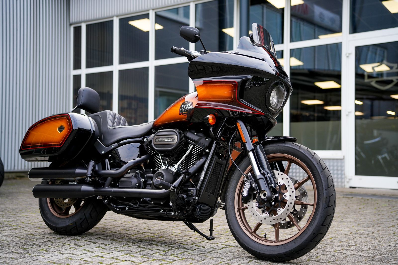 Fahrzeugabbildung Harley-Davidson FXLRST Low Rider ST 117 - HeinzBikes Clubstyle