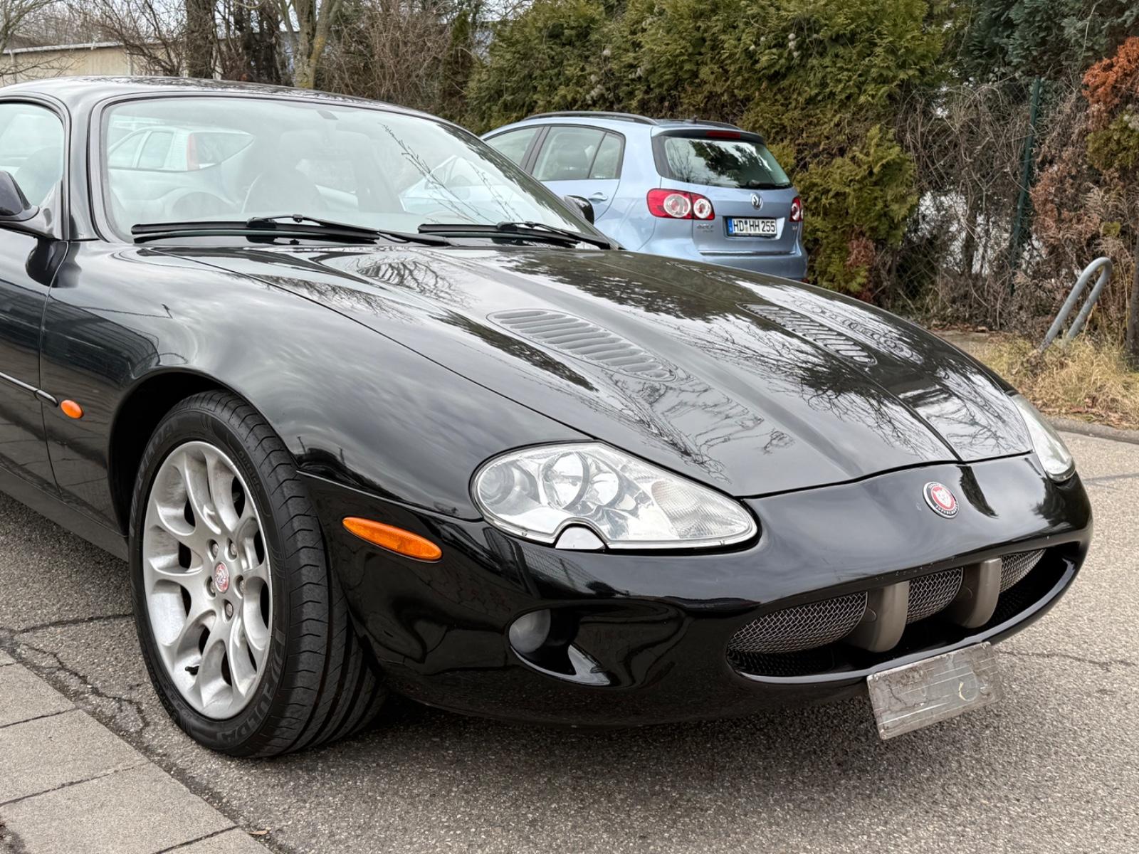 JAGUAR XKR - V8 COUPE - 363 CV - VOLANT EN CUIR