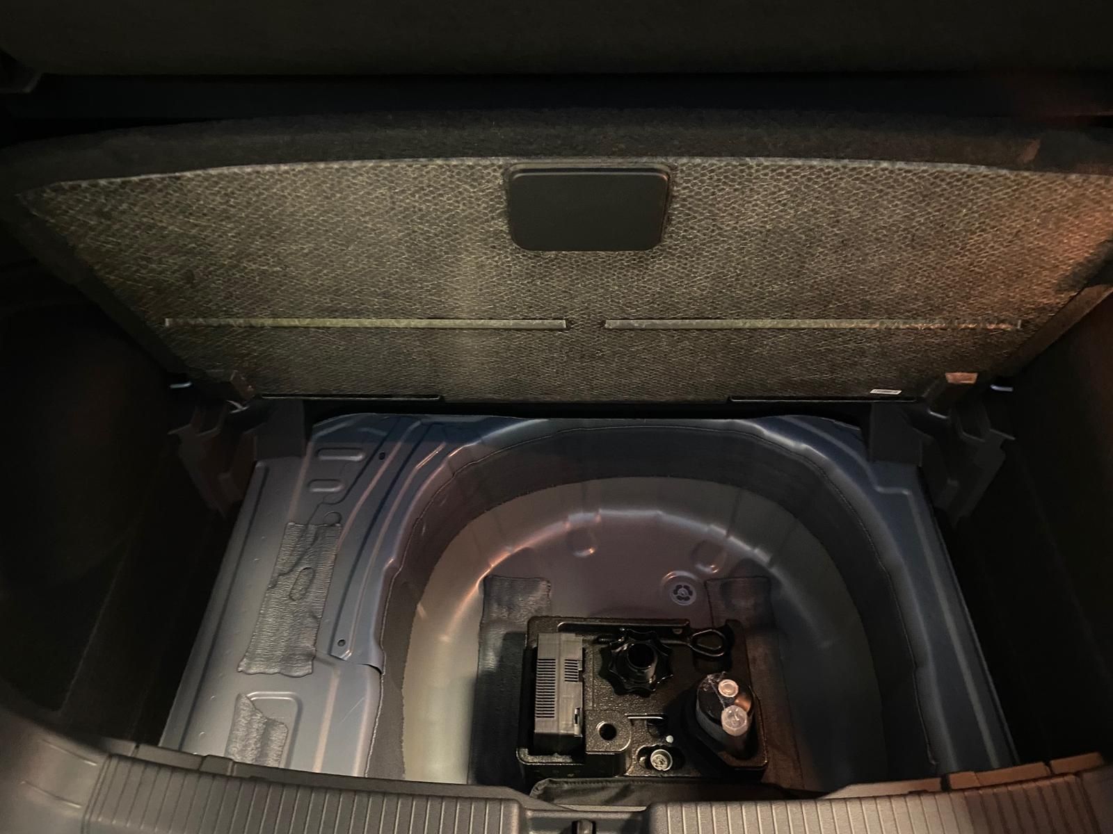 Fahrzeugabbildung Volkswagen T-Cross 1.0 TSI Life+APP+ACC+TOTWINKEL+KAMERA+++