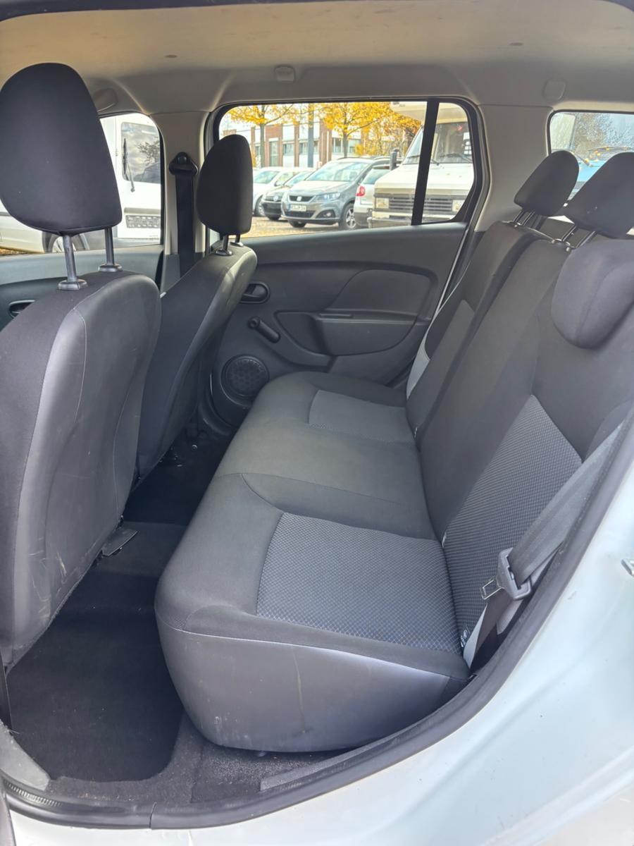 Dacia Logan 2015 — photo 19