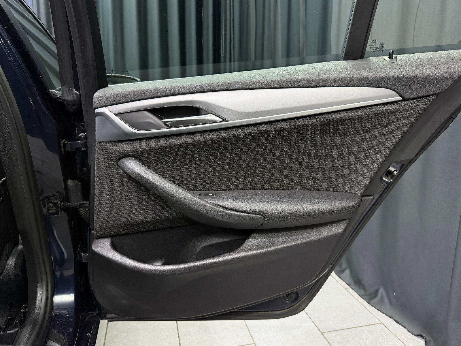 Fahrzeugabbildung BMW 530I Limousine|Driving Assistant|NAVI|PDC