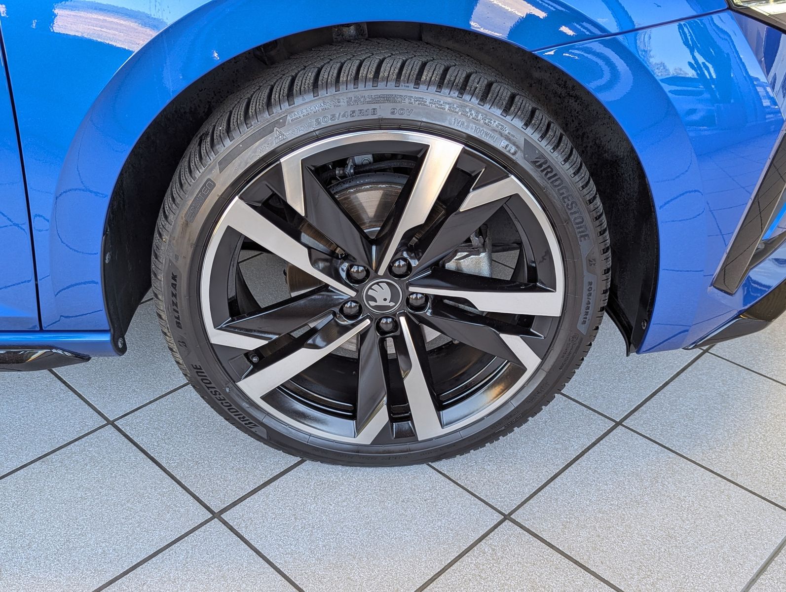 Fahrzeugabbildung SKODA Scala 1.5 TSI DSG Monte Carlo Kamera ACC LED 18"