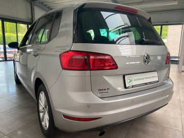 Volkswagen Golf - 6