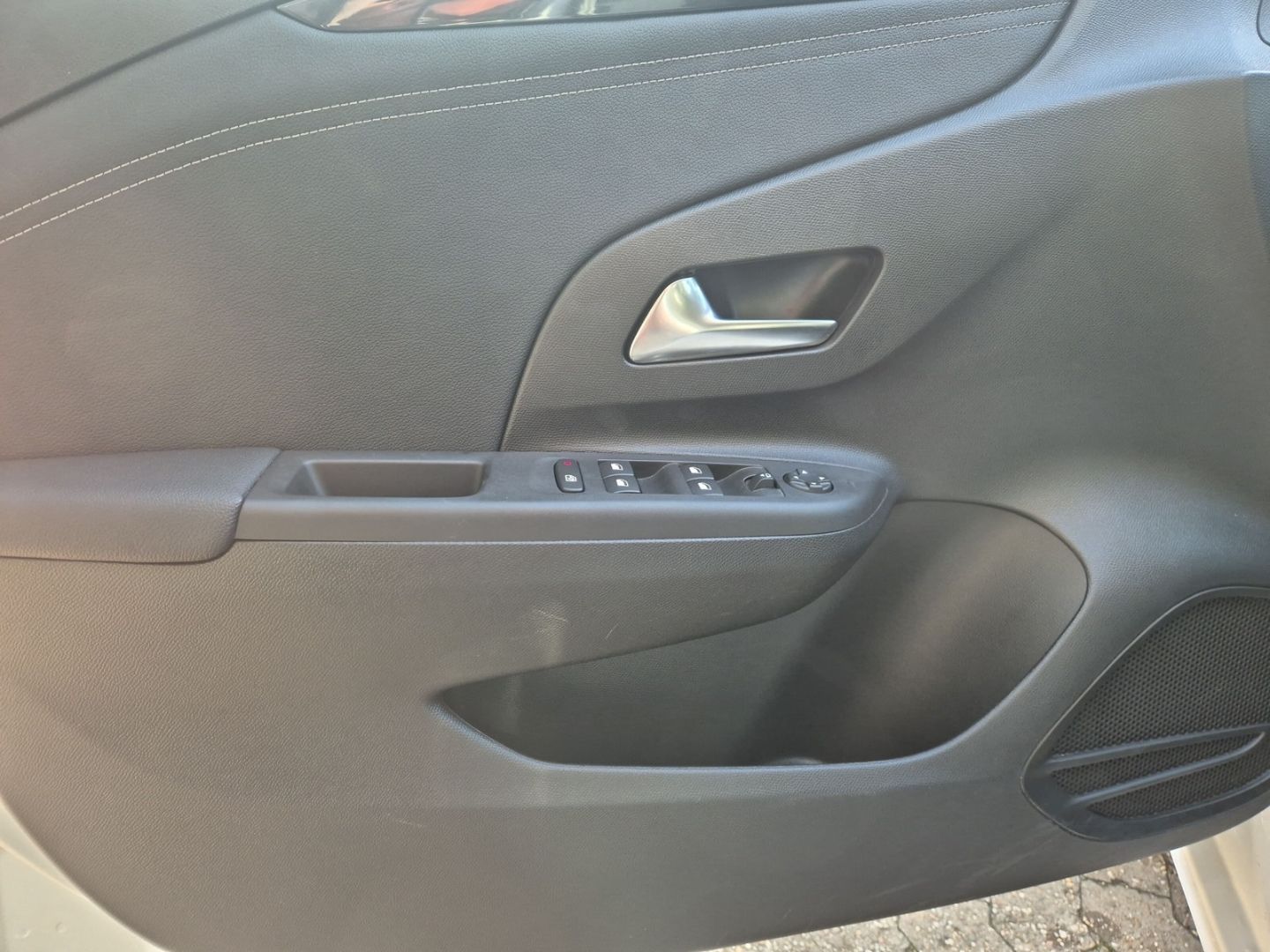 Fahrzeugabbildung Opel Corsa-e Corsa F e Elegance Navi LED ACC Apple Ca