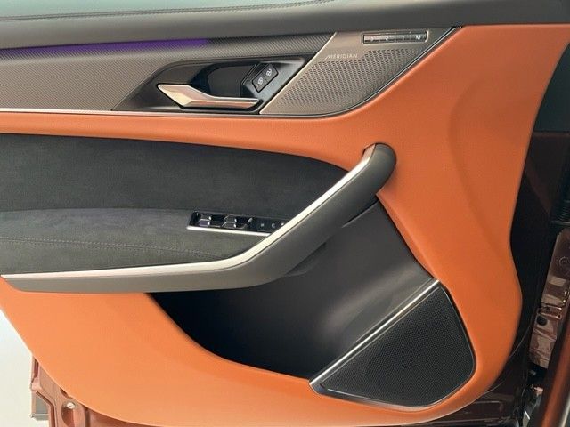 Fahrzeugabbildung Jaguar F-PACE P550 SVR SPICED COPPER EDITION
