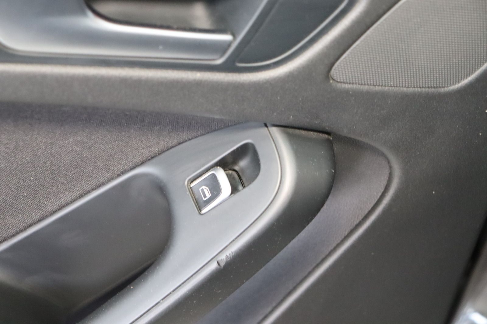 Fahrzeugabbildung Audi A4 2.0 TDI  Avant * Bi-Xenon * Navi * PDC