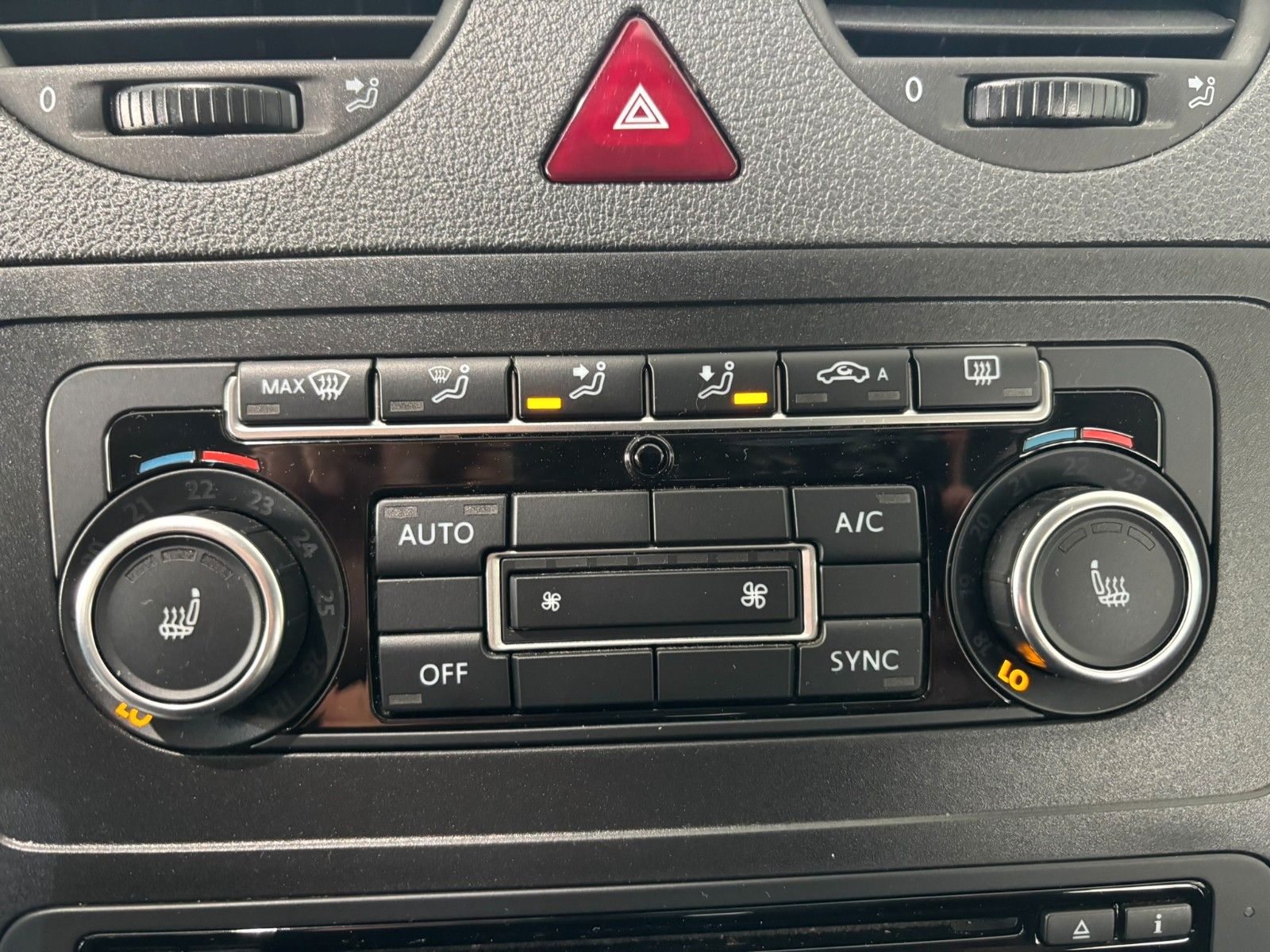 Fahrzeugabbildung Volkswagen Caddy 1.6D Kombi Maxi Trendline AHK/7-SITZER/PDC