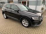 Volkswagen Tiguan Comfortline 1,4 TSI Aut. LED AHK 67TKM - VW Tiguan Gebrauchtwagen in Chemnitz