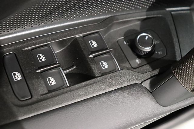 Tiguan R-Line 1.5l eHybrid DSG AHK BlackStyle An