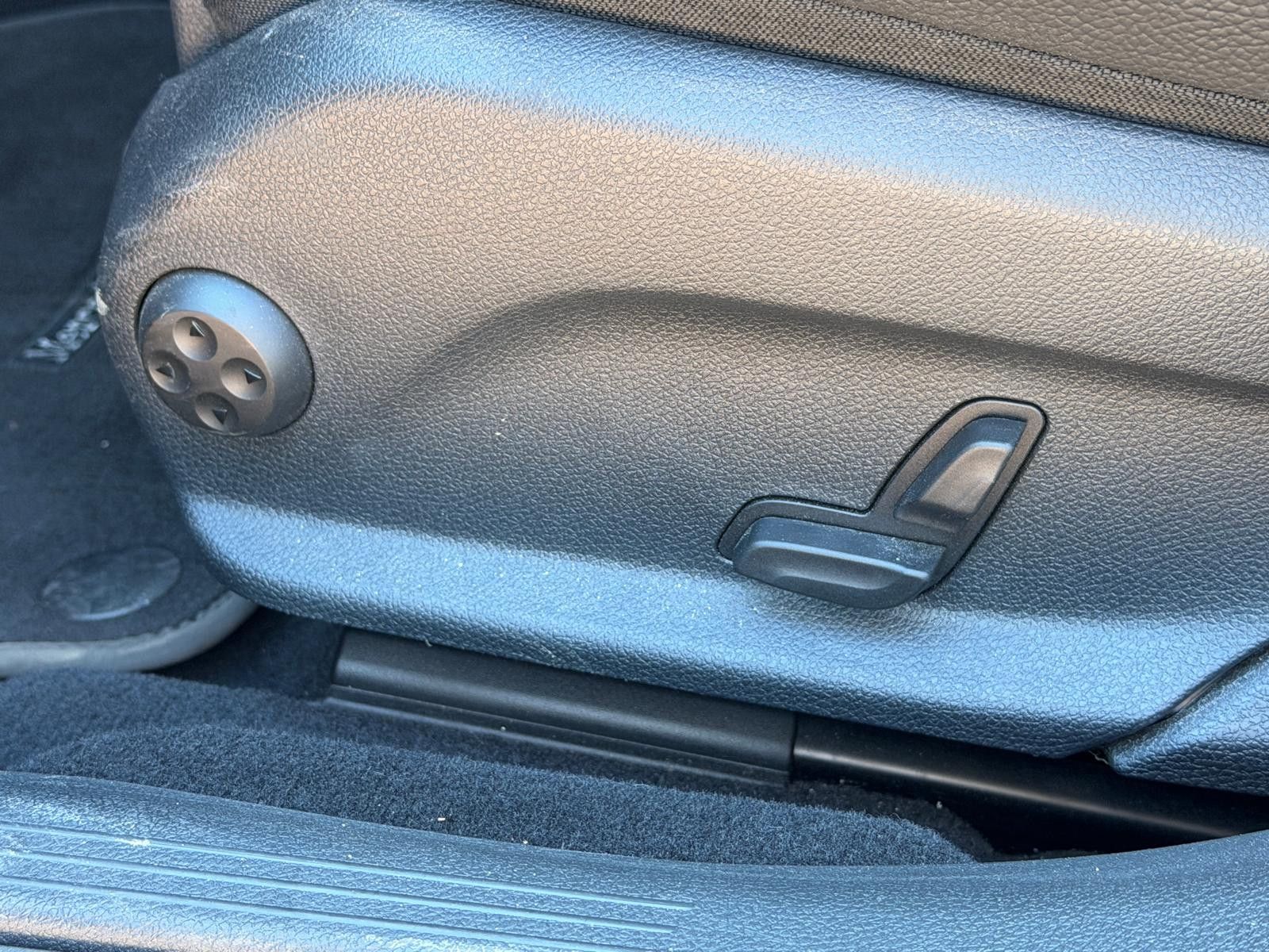 Fahrzeugabbildung Mercedes-Benz E 300 E Lim*Avantgarde*E 300 de 4Matic*360*Burm.