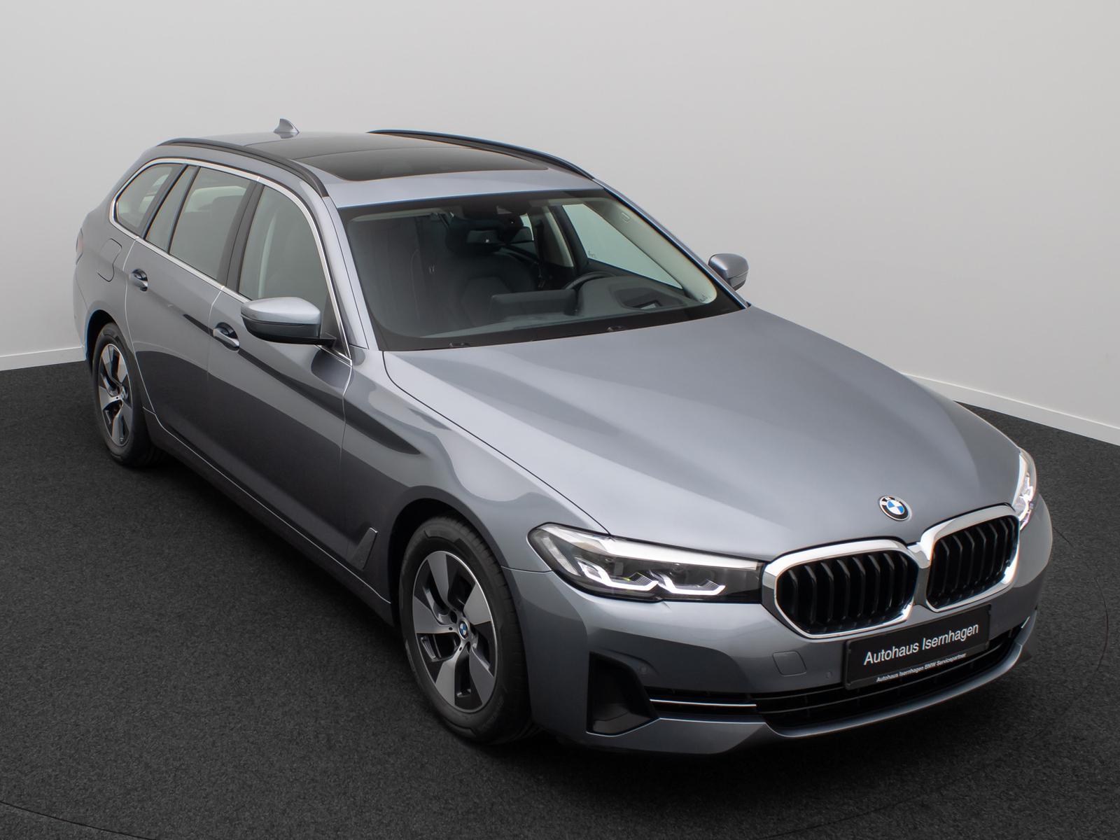BMW 520d Kamera HUD Alarm Panorama DAB Leder Sport