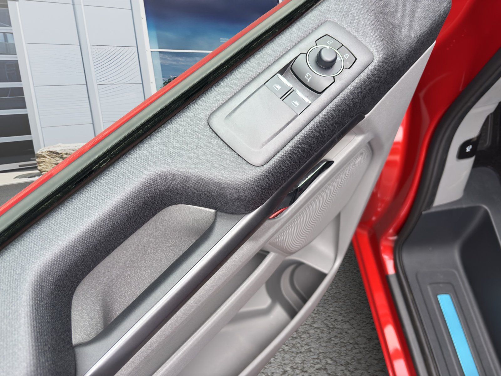 Fahrzeugabbildung Ford Tourneo Custom 2.0 Ecoblue 320 L1 Tourneo Titani