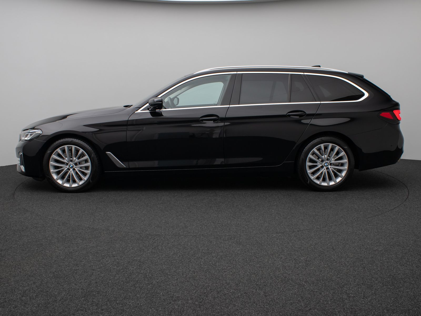 Fahrzeugabbildung BMW 530d xD Luxury Line 360° Laser HUD HiFi Komfort