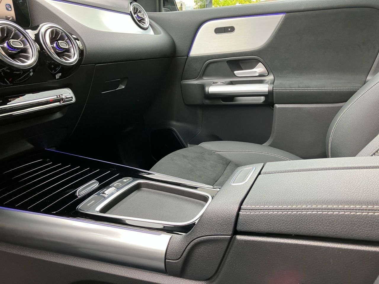 Fahrzeugabbildung Mercedes-Benz GLA 200 AMG AHK Night Multibeam Ambiente Adv.Sou