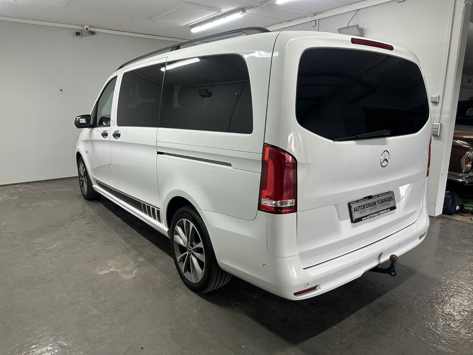 Fahrzeugabbildung Mercedes-Benz Vito 119CDI Tourer Lang EDITION*DISTRO*AHK*LED*