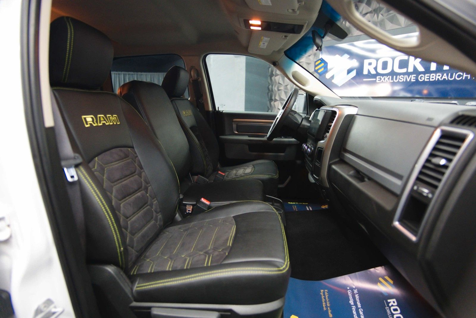 Fahrzeugabbildung Dodge RAM 5.7 V8 HEMI 4x4 OFFROAD Night-Paket LONGBED