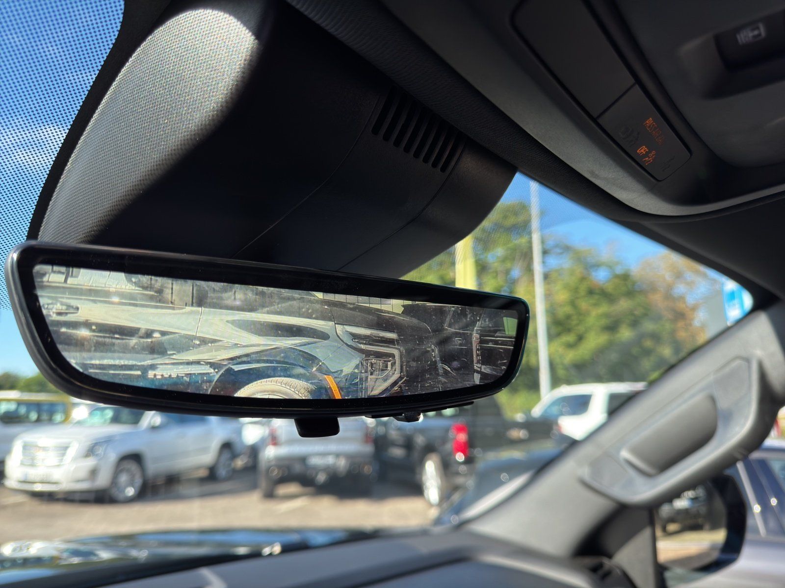 Fahrzeugabbildung Chevrolet Suburban High Country 6.2 MY25 PDC/TV/LED/AHK/