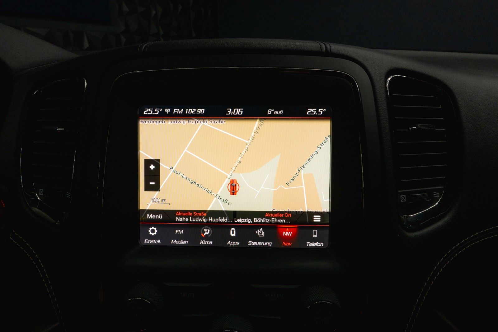 Fahrzeugabbildung Dodge Durango 6.4 V8 SRT Performance 4x4 Night-Paket