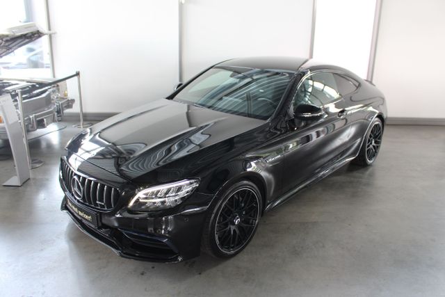 Vorschaubild von: Mercedes-Benz
C 63 AMG Coupé Night Performance COMAND Burmest.