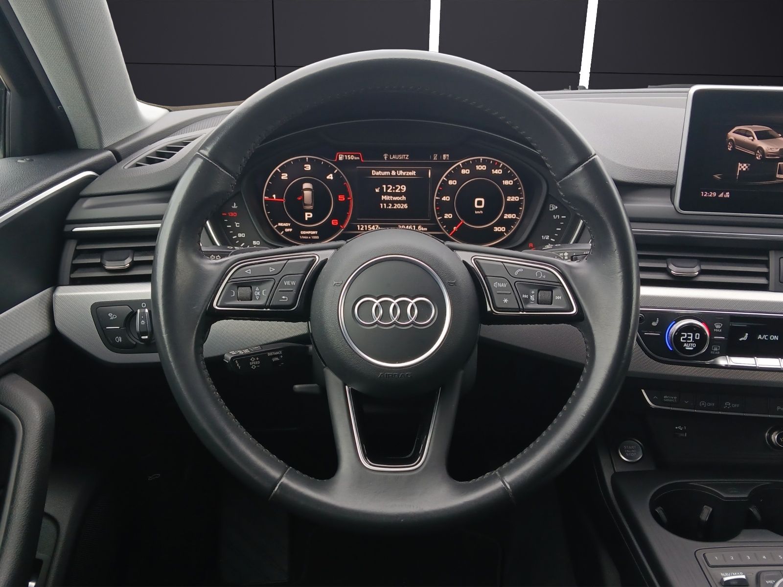 Fahrzeugabbildung Audi A4 Avant 45 TDI sport quattro S-Line Matrix Navi