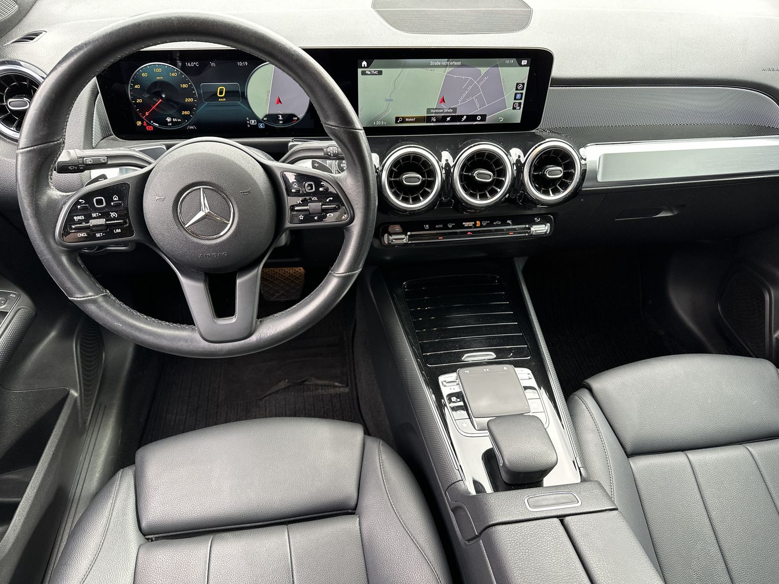 Fahrzeugabbildung Mercedes-Benz GLB 200d Style NAV+AHK+CARPLAY+WIDESCREEN+DAB+PP