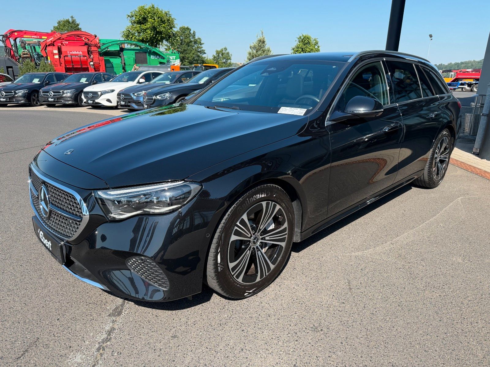 Fahrzeugabbildung Mercedes-Benz E 450d 4M T Avantgarde+Pano+AHK+Distr+Memory