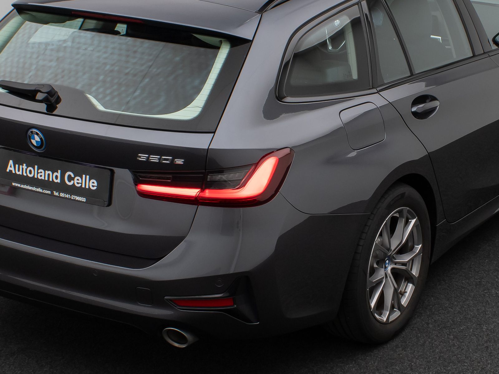 Fahrzeugabbildung BMW 320e Sport Line Panorama DAB CockPitPr PDC Alarm