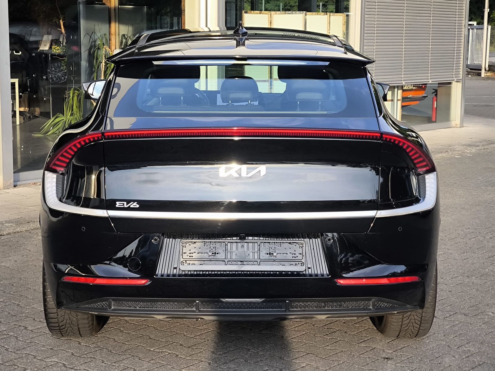 Fahrzeugabbildung Kia EV6 2WD WERKSGAR+NAVI+LED+SHZ+DAB+KAMERA+ACC+19"