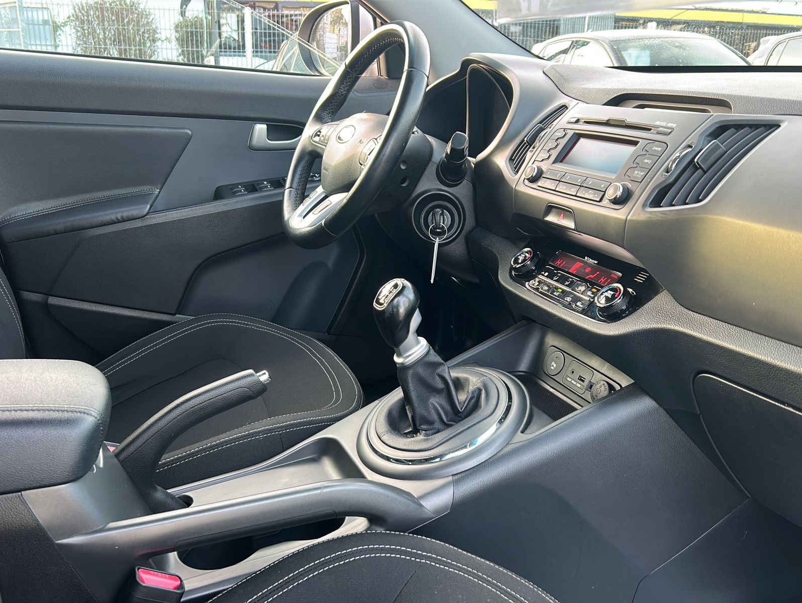 Fahrzeugabbildung Kia Sportage 2,0 Attract 2WD